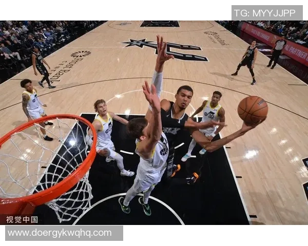 2017年马刺与爵士对决精彩回顾及赛季分析全景呈现