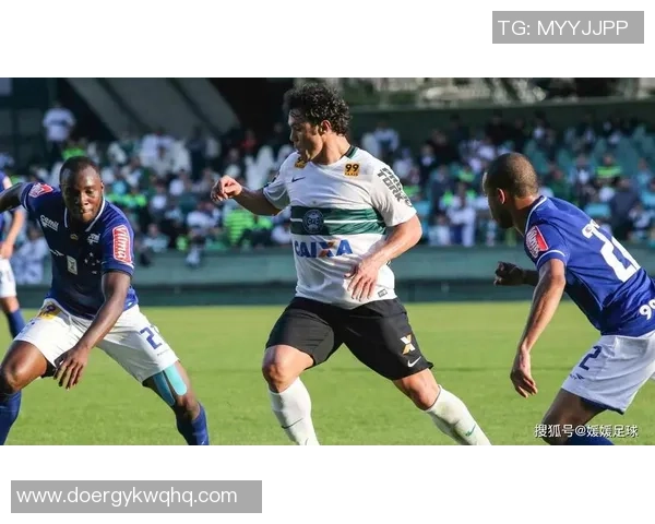 哈塔斯堡与卡拉古拉克的激烈对决揭示足球战术与团队合作的重要性